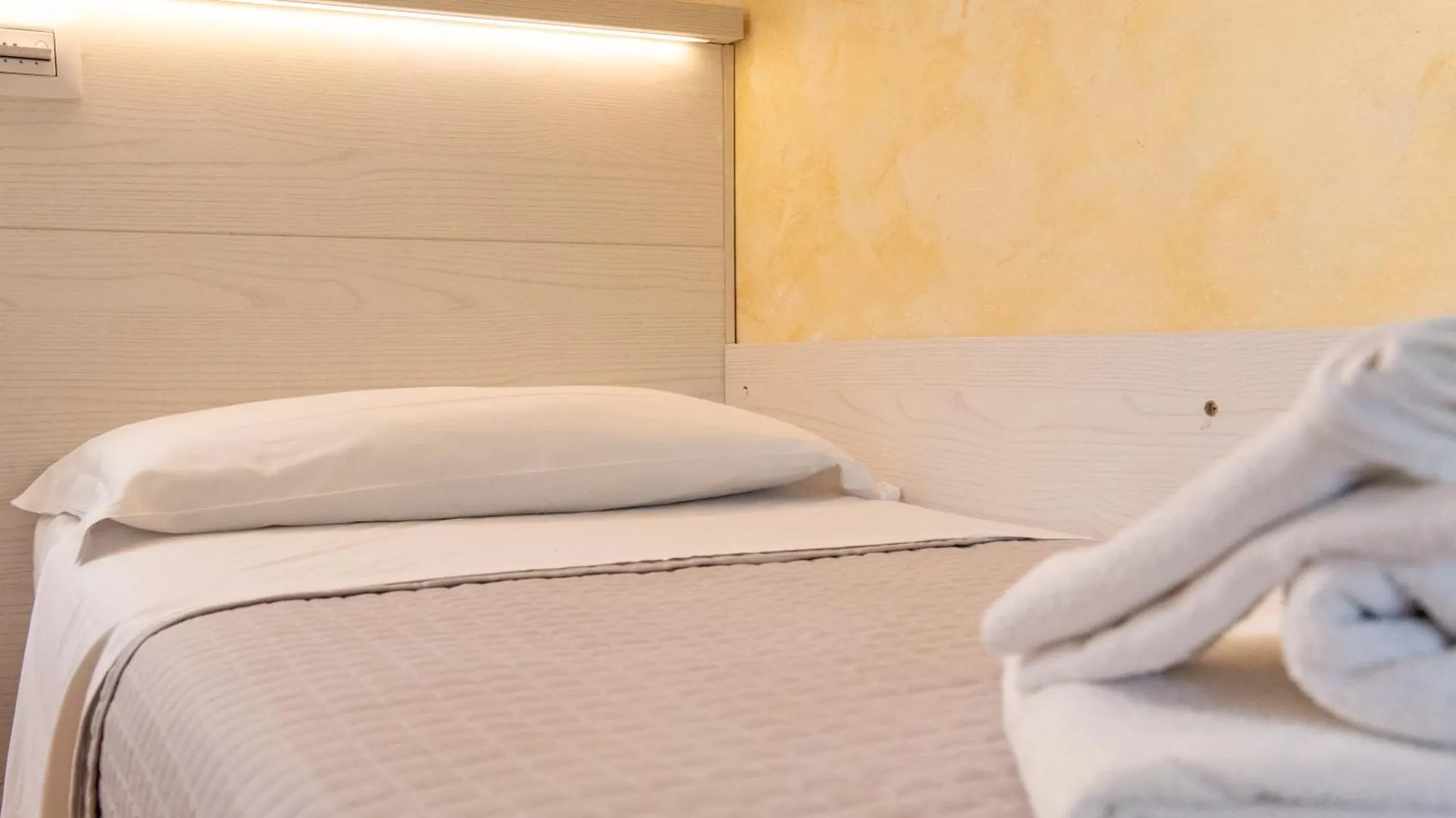 Hotel Hawaii Bed And Coffee Riccione 2*,  Italy