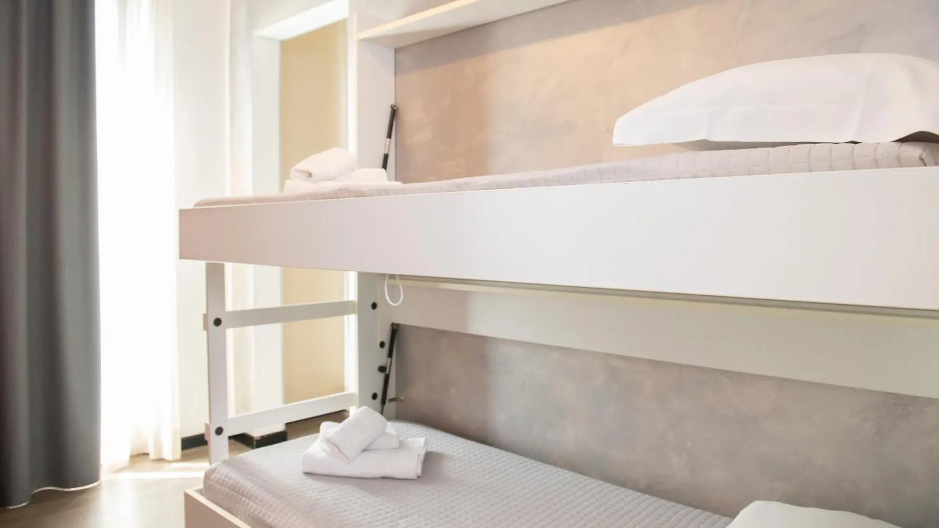 Hotel Hawaii Bed And Coffee Riccione 2*,