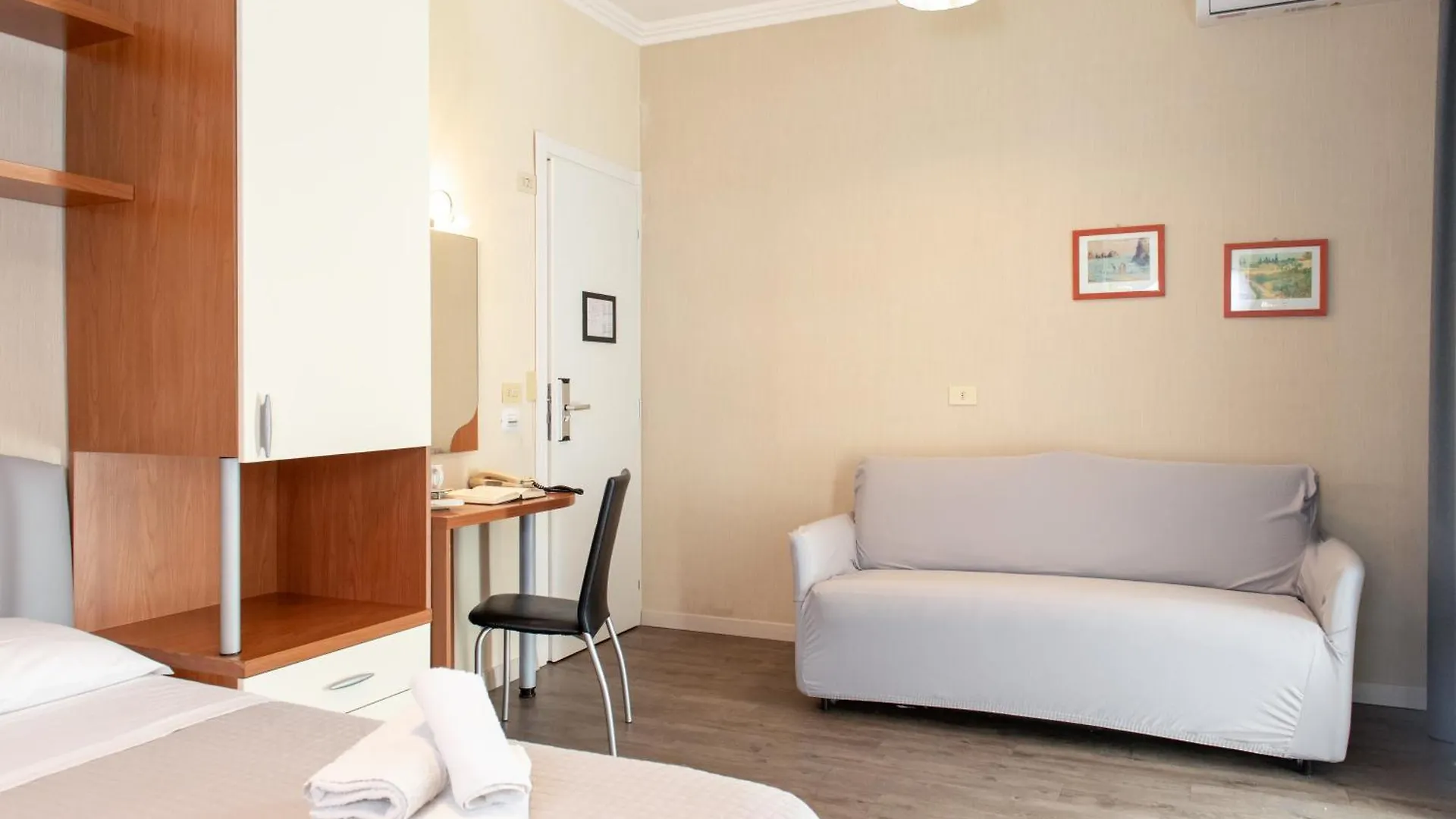 Hotel Hawaii Bed And Coffee Riccione