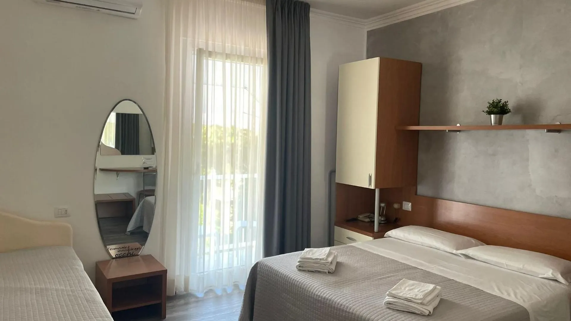 Hotel Hawaii Bed And Coffee Riccione
